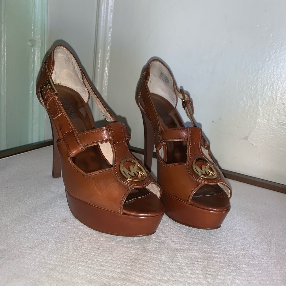 *SALE*Micheal Kors Platform sandal